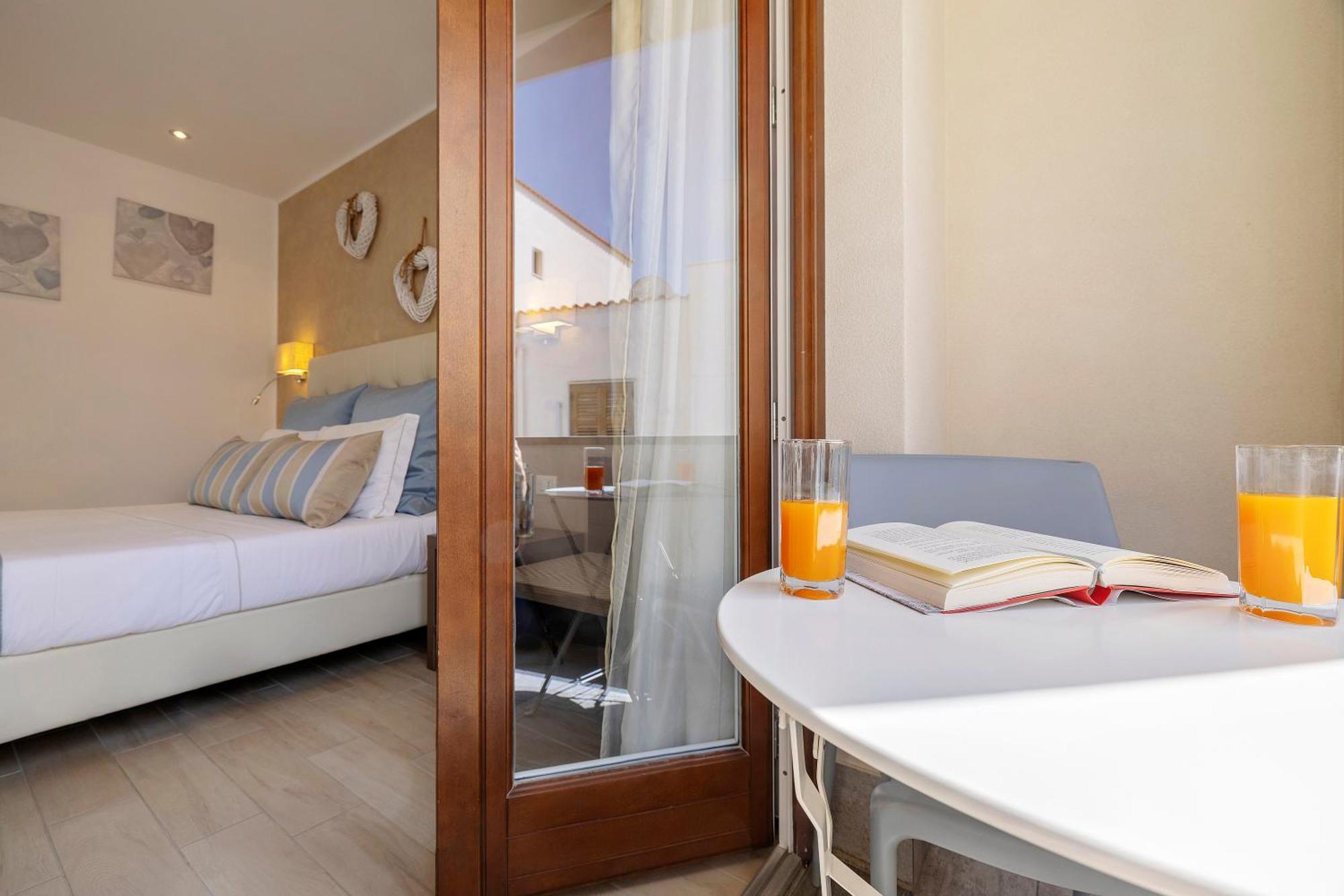 Hotel Soffio D'Estate ซานวิโต โลคาโป ภายนอก รูปภาพ