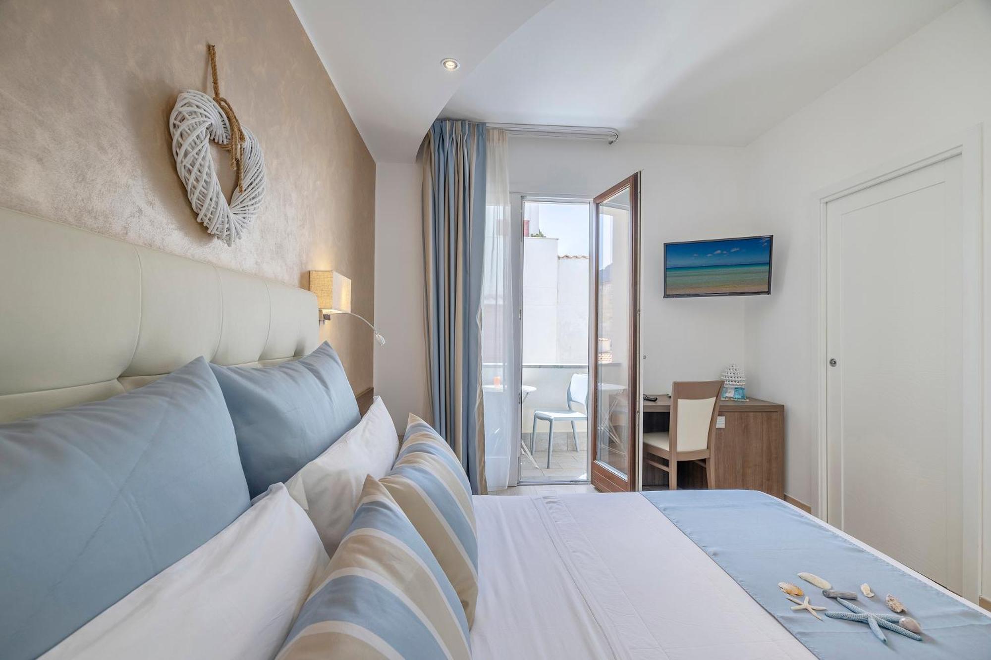 Hotel Soffio D'Estate ซานวิโต โลคาโป ภายนอก รูปภาพ