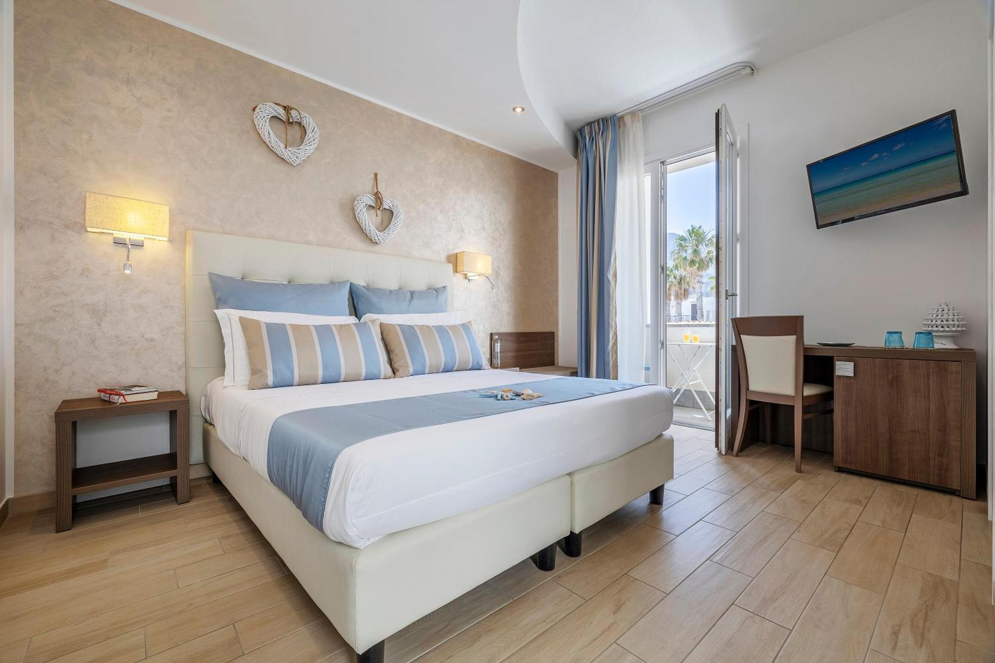 Hotel Soffio D'Estate ซานวิโต โลคาโป ภายนอก รูปภาพ
